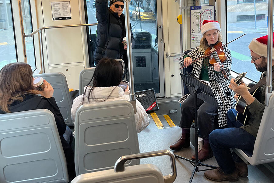 Holiday Caroling Returns to the Streetcar!